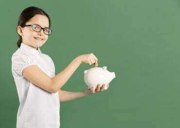 È giusto dare la paghetta ai bambini? A che età iniziare? Ecco tutte le risposte