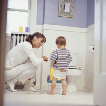 Tuo figlio ha 4 anni e si fa la pipì addosso? Ecco cosa devi sapere